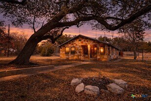 14942 Cedar Valley Rd in Salado, TX - Building Photo