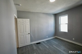 156 Poplar St in New Haven, CT - Building Photo - Building Photo