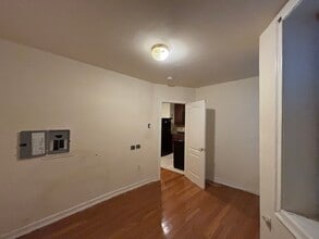 5902 Madison St in West New York, NJ - Foto de edificio - Building Photo