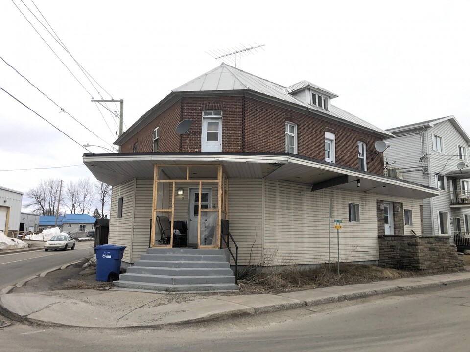 60 De Saint-Gabriel in Matawinie, QC - Building Photo