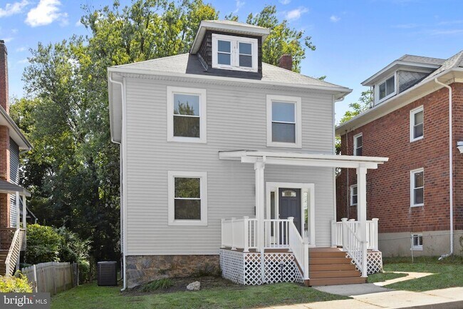 505 McCabe Ave in Baltimore, MD - Foto de edificio - Building Photo