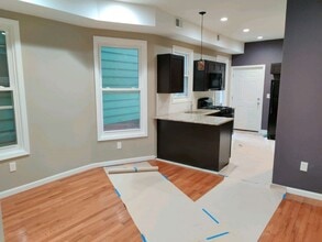 264 1/2 Garside St, Unit 1 in Newark, NJ - Foto de edificio - Building Photo
