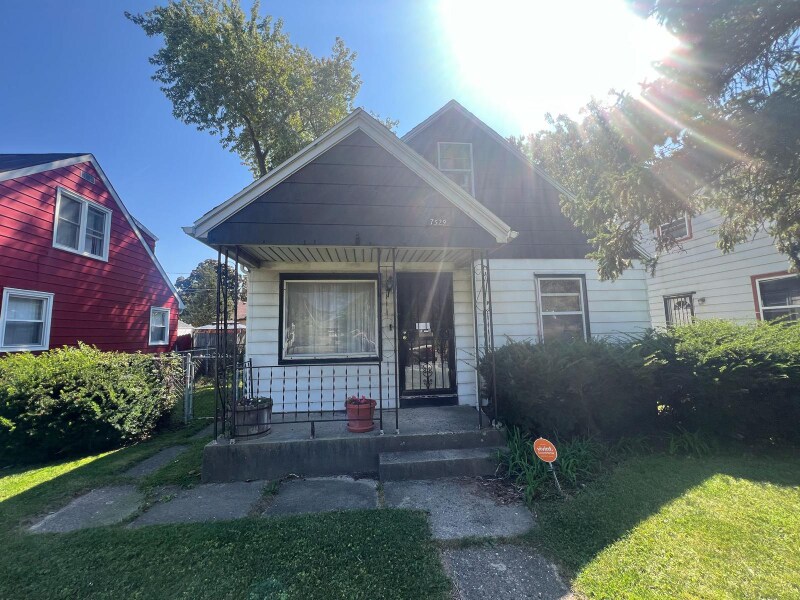 7529 W Grantosa Dr in Milwaukee, WI - Building Photo