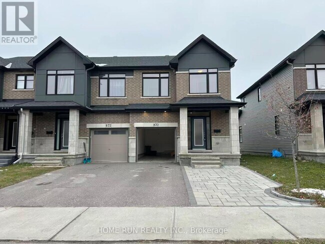 870 Solarium Ave in Ottawa, ON - Building Photo - Building Photo