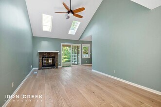 8 Briar Knoll Ct in Asheville, NC - Building Photo - Building Photo