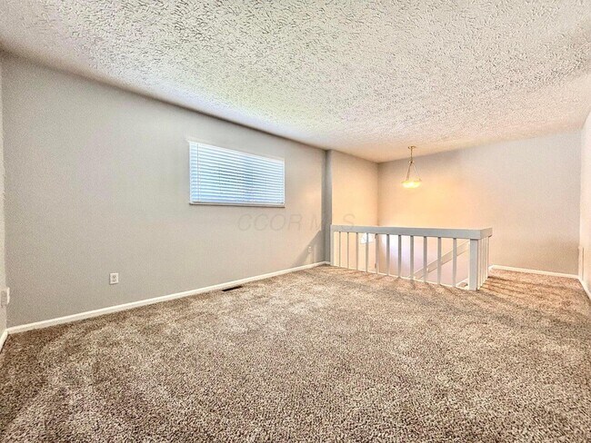 4927 Godown Rd in Columbus, OH - Building Photo - Building Photo