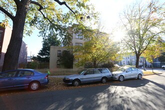 609 5th St NE in Washington, DC - Building Photo - Building Photo