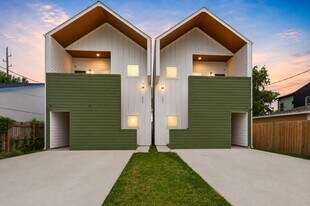 405 Clearwater St in Houston, TX - Building Photo