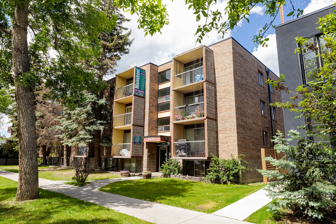Sunalta 1626 Apartments in Calgary, AB - Building Photo