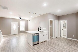 805 Fletcher St in Gainesville, TX - Building Photo
