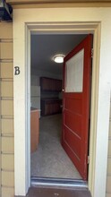 933 Santa Clara Ave in Alameda, CA - Foto de edificio - Building Photo