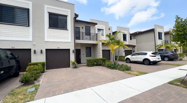 395 NE 211th Terrace in Miami, FL - Building Photo - Building Photo