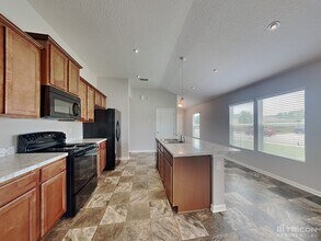 8675 Julia Marie Cir in Jacksonville, FL - Building Photo - Building Photo