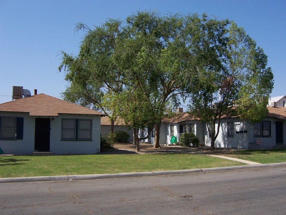 2905 Peerless Ave in Bakersfield, CA - Foto de edificio