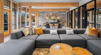 Owl Northgate in Seattle, WA - Building Photo