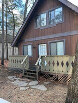 213 Spotswood Ln in McGaheysville, VA - Building Photo