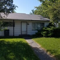 1208-1210 Vandenburg Ave in Moses Lake, WA - Building Photo