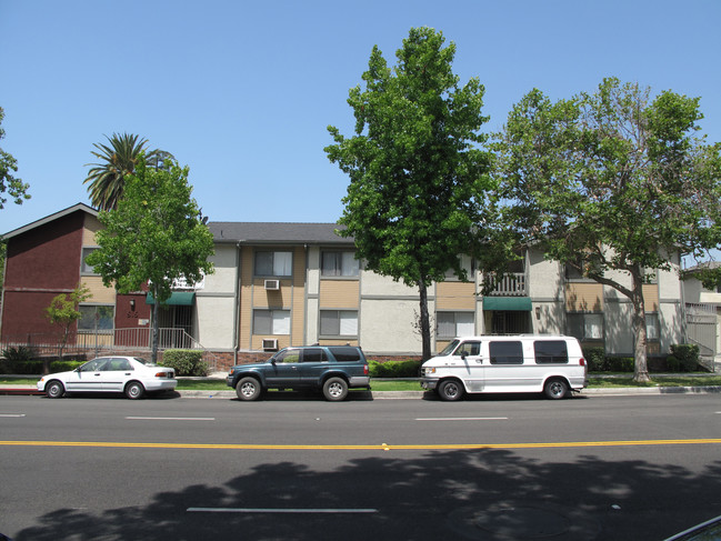 515 S Chevy Chase Dr in Glendale, CA - Foto de edificio - Building Photo