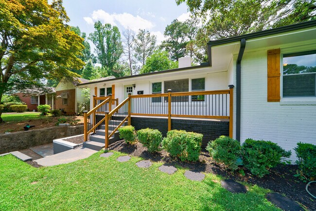 254 Richardson Rd NW in Atlanta, GA - Building Photo - Building Photo