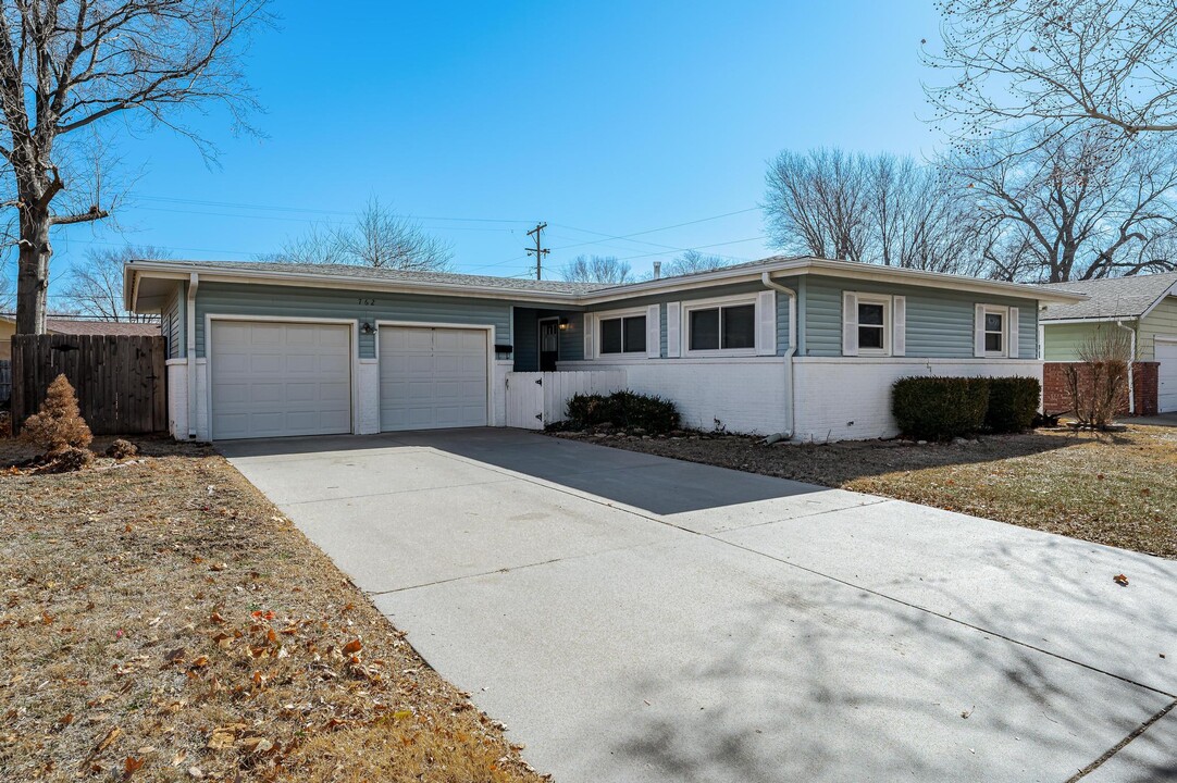 762 N Chipper Ln in Wichita, KS - Building Photo