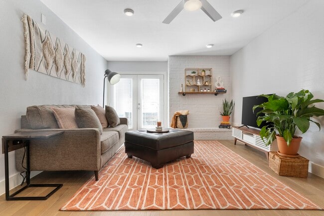 property at 909 Reinli St