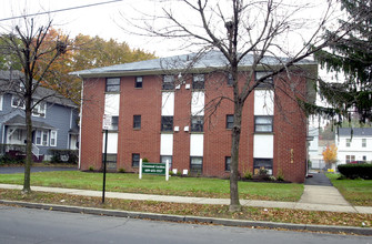 Greenwood Manor in Trenton, NJ - Foto de edificio - Building Photo