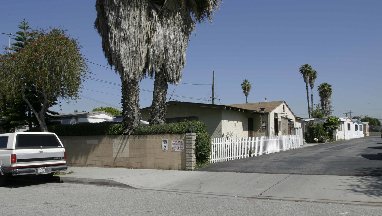 Best Ever Motor Home Park in Gardena, CA - Building Photo