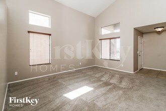 40133 W Sanders Way in Maricopa, AZ - Foto de edificio - Building Photo