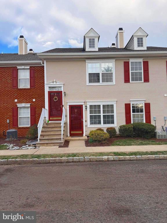 103 Castleton Ct