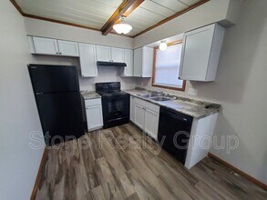 676 Delaware Ave in Terre Haute, IN - Foto de edificio - Building Photo