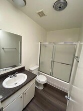 15022 Vanowen St in Van Nuys, CA - Building Photo - Building Photo