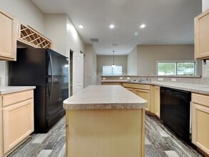 916 Bonaparte Landing Ct in Jacksonville, FL - Foto de edificio - Building Photo