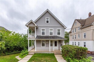 198 Hart St, Unit Ground in New Britain, CT - Building Photo