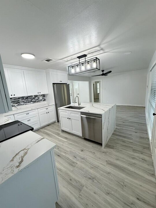 5027 Darnell St in Houston, TX - Building Photo