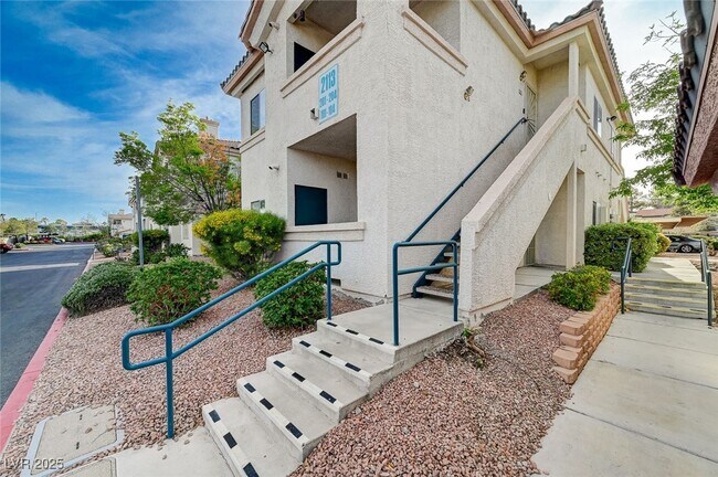 2113 Echo Bay in Las Vegas, NV - Building Photo - Building Photo