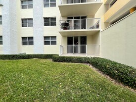 3540 S Ocean Blvd in South Palm Beach, FL - Building Photo