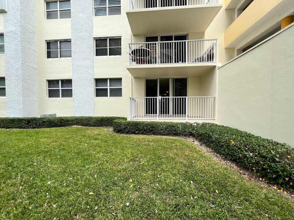 3540 S Ocean Blvd in South Palm Beach, FL - Building Photo