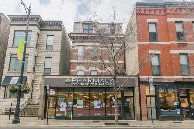 property at 2338 N Clark St