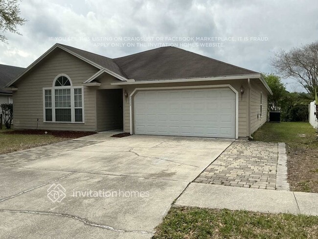 7624 Fawn Lake Dr N in Jacksonville, FL - Foto de edificio - Building Photo