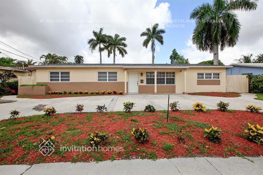 2081 SW 27th Ave in Fort Lauderdale, FL - Building Photo