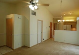 14019 S Oakdale Cir in Plainfield, IL - Building Photo - Building Photo