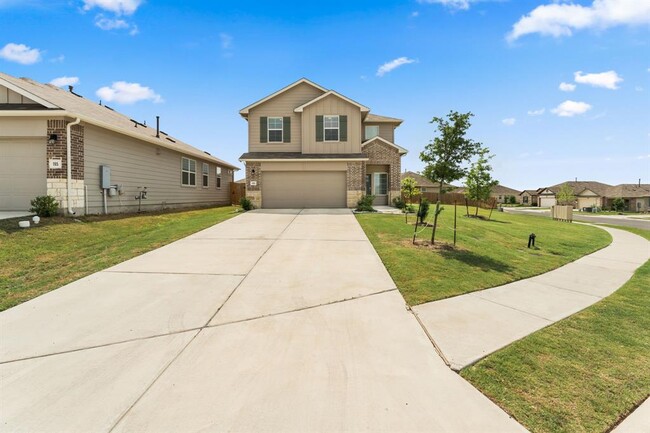 205 Apache Plum Dr in Niederwald, TX - Foto de edificio - Building Photo