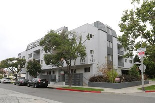 463 Rexford Drive Apartments in Beverly Hills, CA - Building Photo