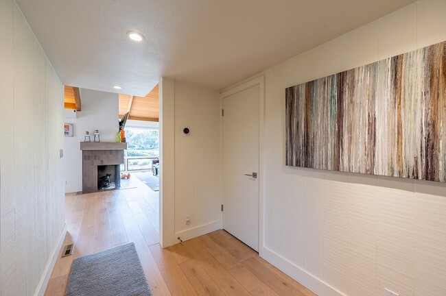 7026 Valley Greens Cir, Unit Unit3 in Carmel, CA - Building Photo - Building Photo