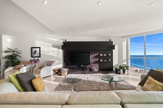 101 S Fort Lauderdale Beach Blvd, Unit 1702 in Fort Lauderdale, FL - Foto de edificio - Building Photo