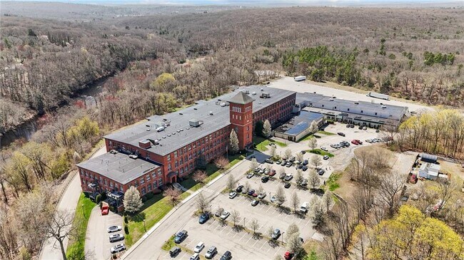 1 Tupperware Dr in North Smithfield, RI - Building Photo - Building Photo