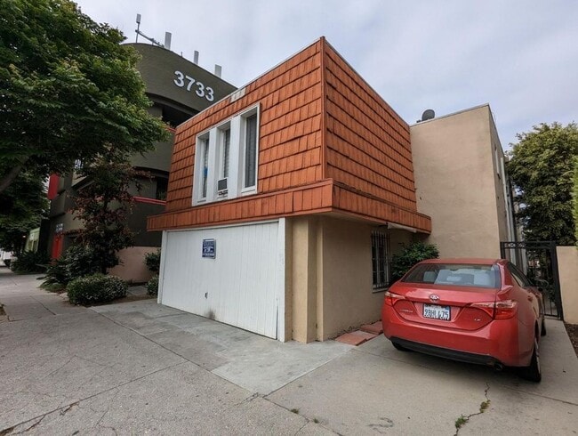 3725 Motor Ave in Los Angeles, CA - Building Photo - Building Photo