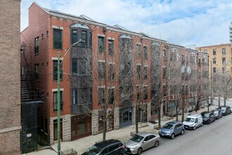 River West Condos in Chicago, IL - Building Photo - Building Photo