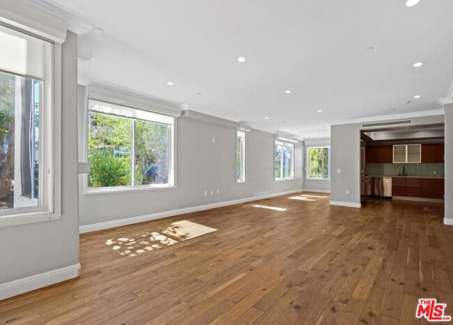 1283 Havenhurst Dr in West Hollywood, CA - Foto de edificio - Building Photo