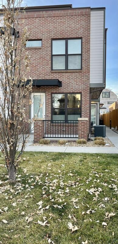property at 1547 Utica St
